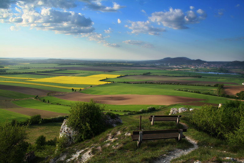 Pálava z druhé strany.